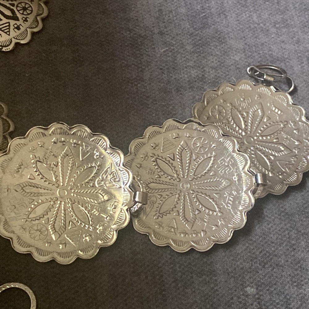 Vintage silver tone NA style belt - Picture 6 of 6